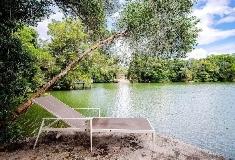 Hotelli Water Jade Natural Resort