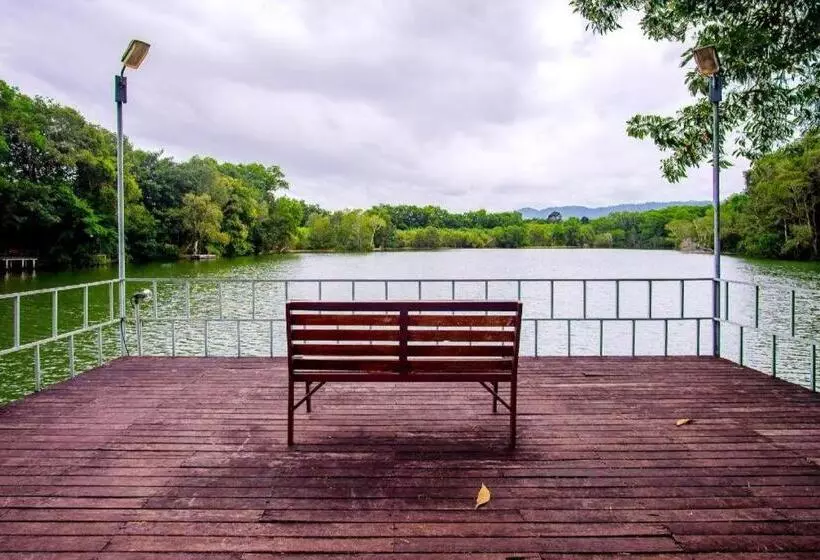 Hotelli Water Jade Natural Resort