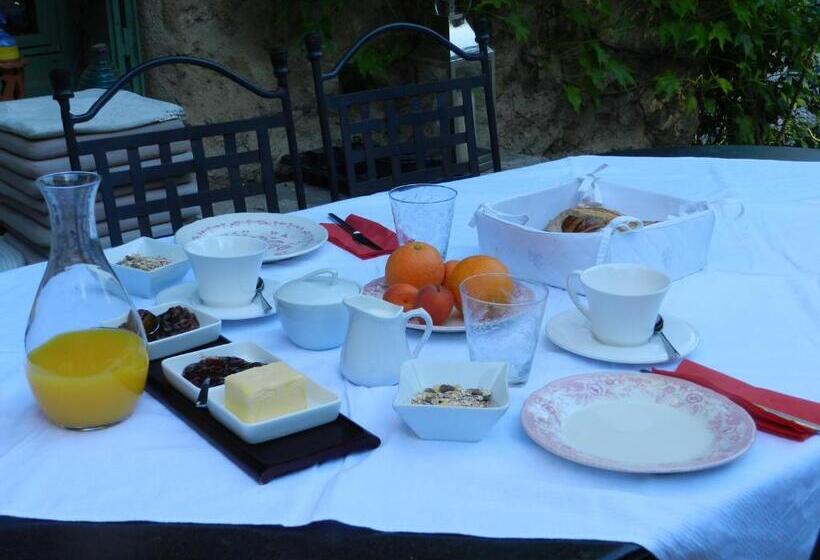 مبيت وإفطار Les Acanthes