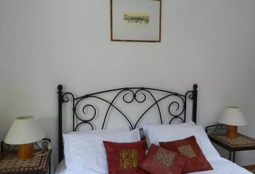 Aamiaismajoitus (B&B) Les Acanthes