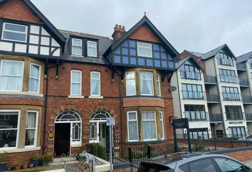 Majatalo The Whalebone Arch