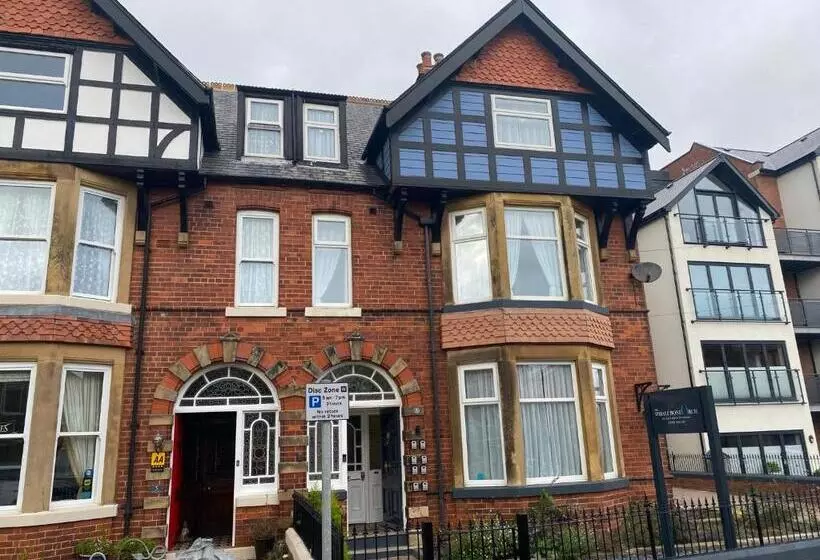 Majatalo The Whalebone Arch