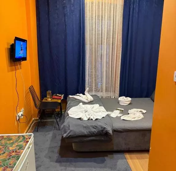 Taksim Pandora