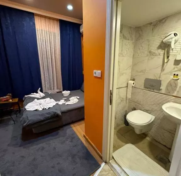 Taksim Pandora
