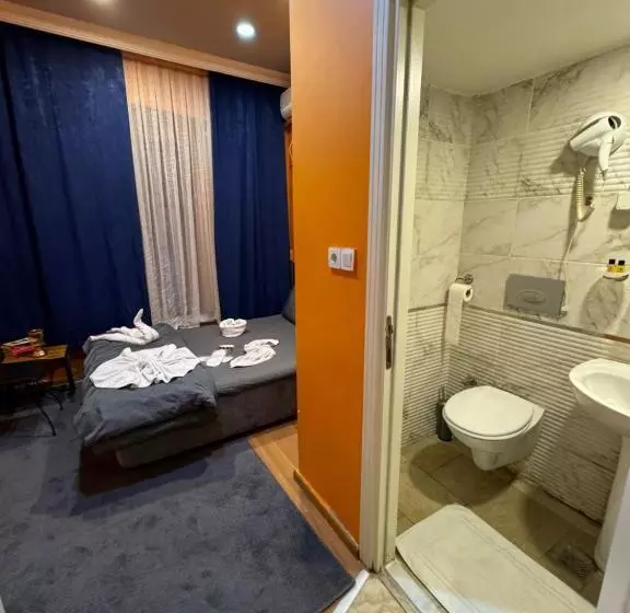 Taksim Pandora