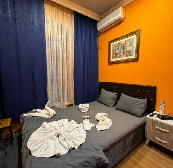 Taksim Pandora
