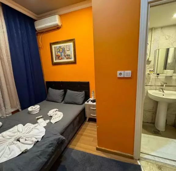 Taksim Pandora