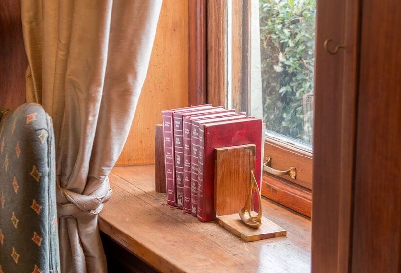 Courtyard Hotel Arcadia