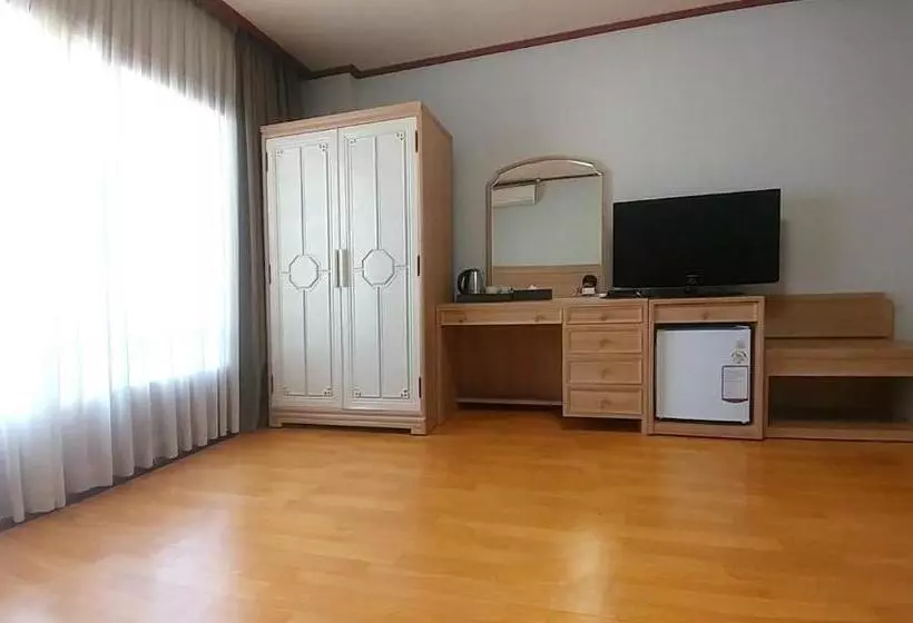 Pearl Hotel Jeju