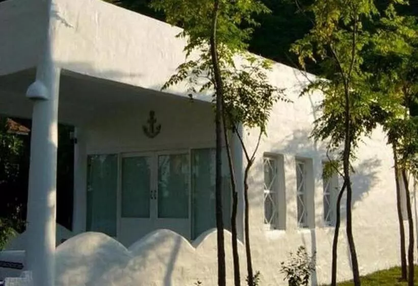 هتل Brassiere Beach