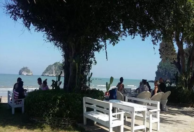 هتل Brassiere Beach