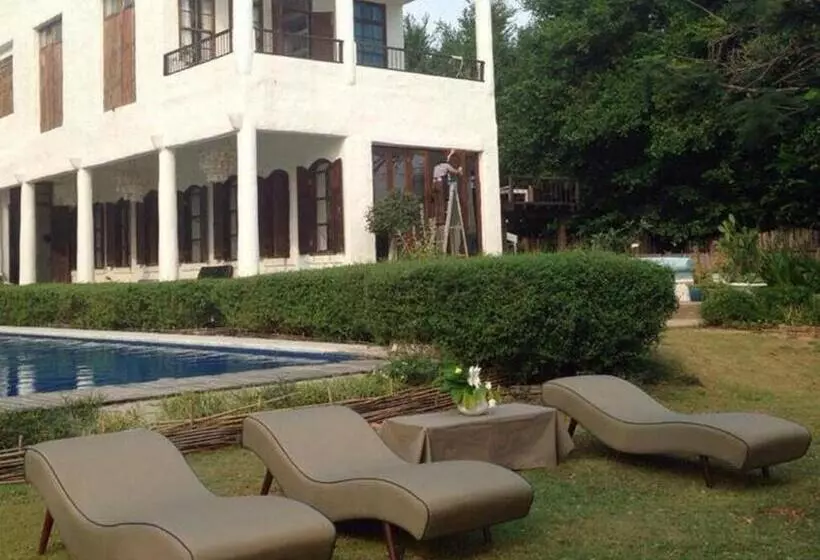 هتل Brassiere Beach