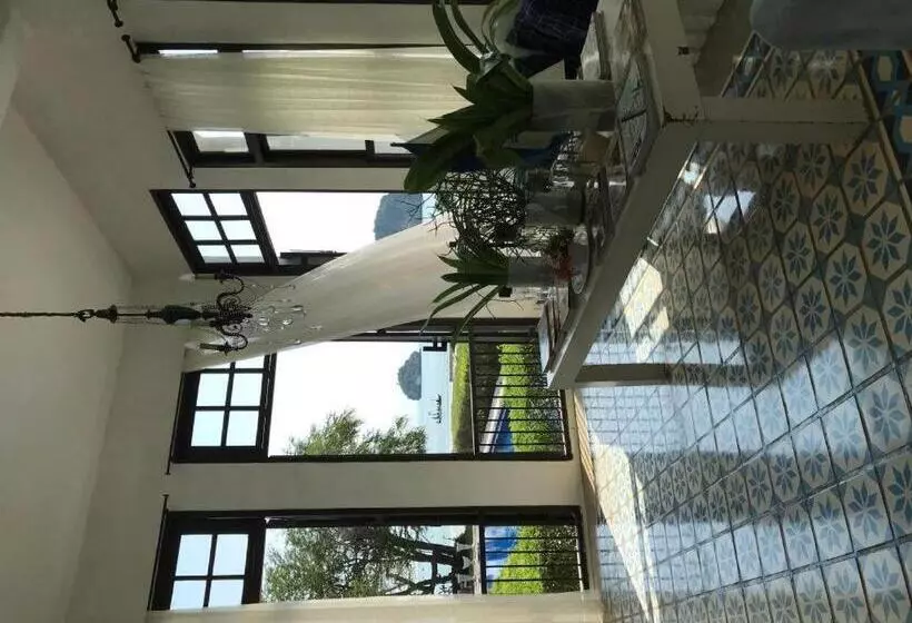 هتل Brassiere Beach