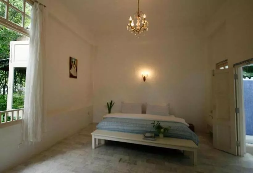 هتل Brassiere Beach