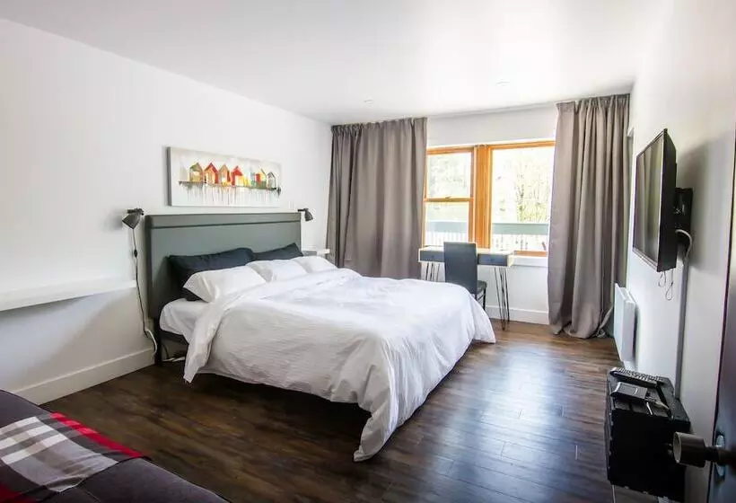 ホテル Comme Chez Soi Restaurant & Auberge