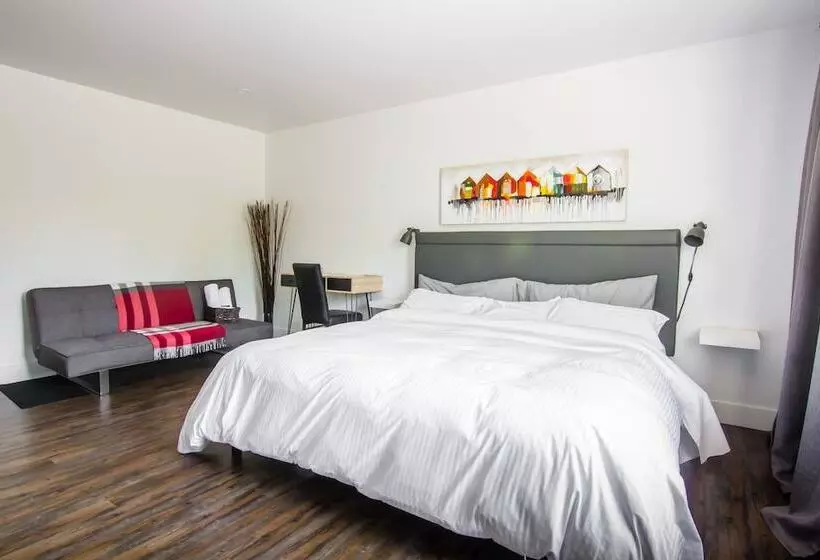 ホテル Comme Chez Soi Restaurant & Auberge