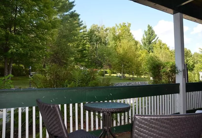 ホテル Comme Chez Soi Restaurant & Auberge