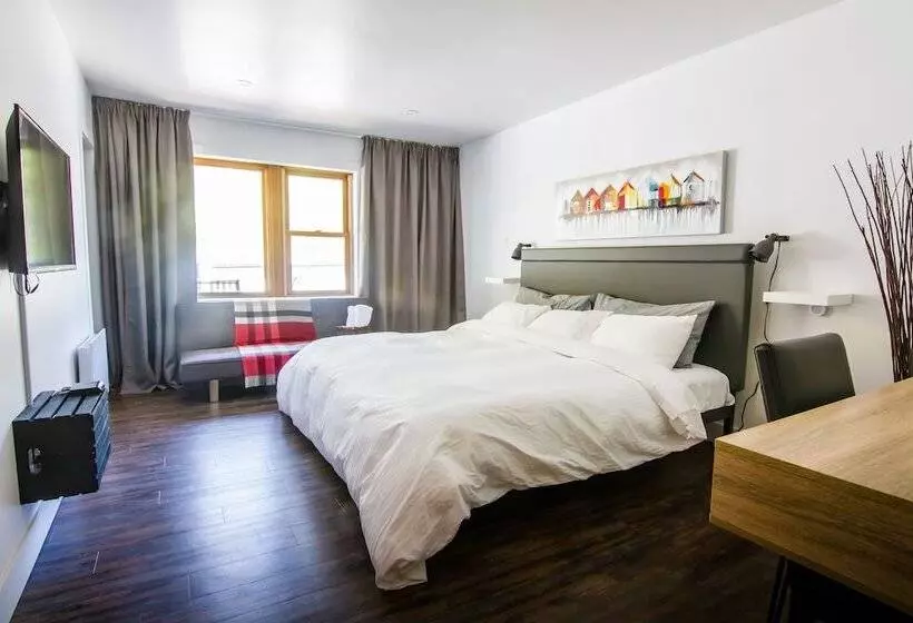 ホテル Comme Chez Soi Restaurant & Auberge