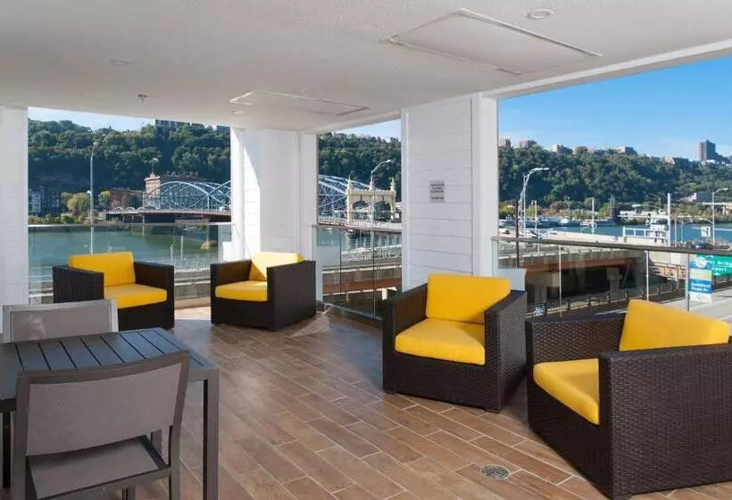 هتل Fairfield By Marriott Pittsburgh Downtown