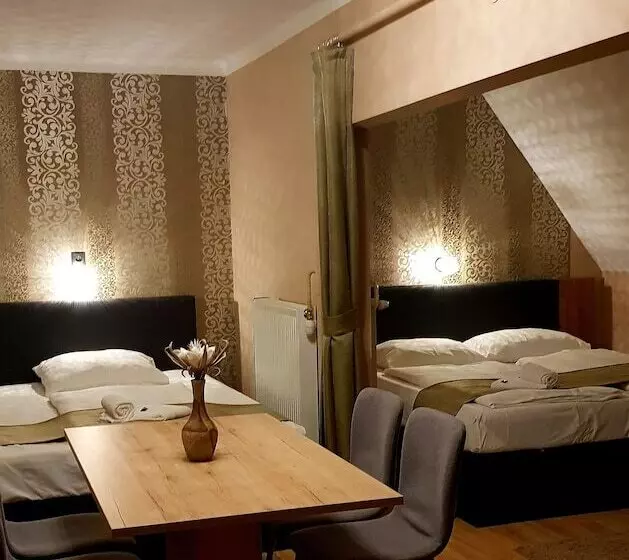 ペンション Gasthof Kreischberg