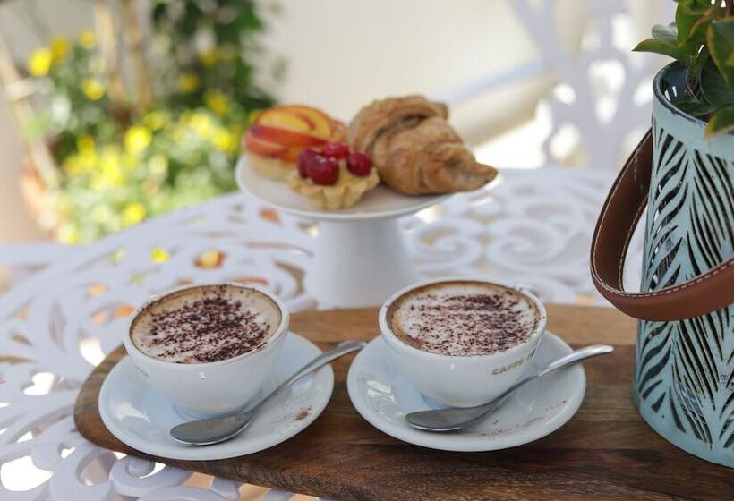 تختخواب و صبحانه Al Console Luxury Suite