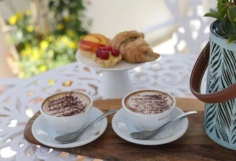 تختخواب و صبحانه Al Console Luxury Suite