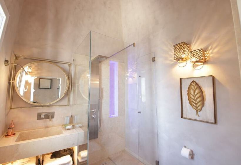 تختخواب و صبحانه Al Console Luxury Suite