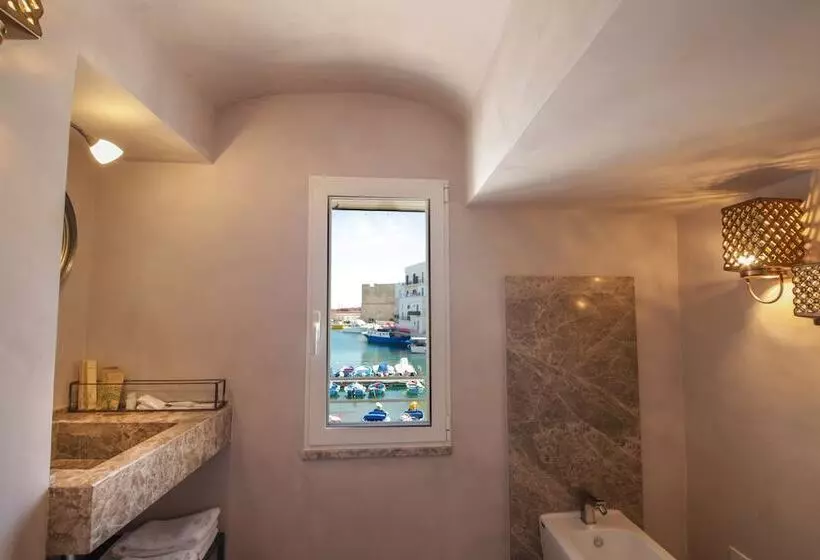 تختخواب و صبحانه Al Console Luxury Suite