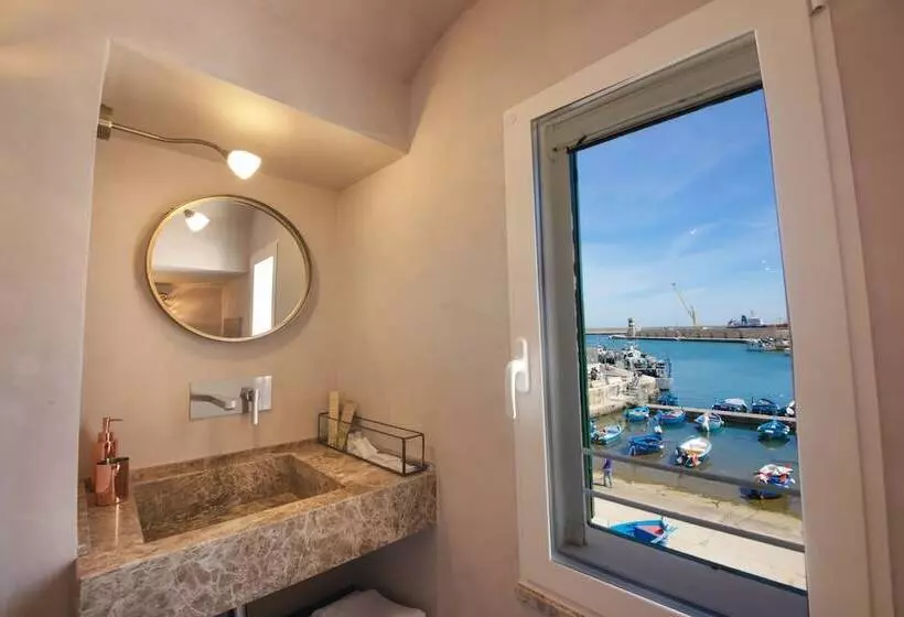 تختخواب و صبحانه Al Console Luxury Suite