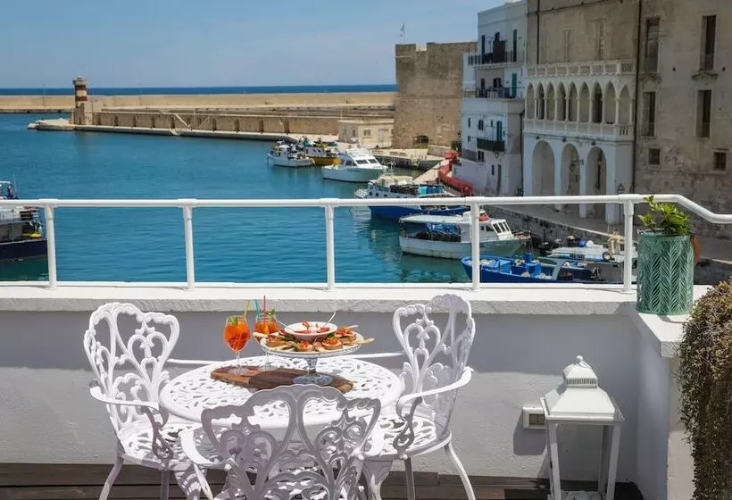 تختخواب و صبحانه Al Console Luxury Suite