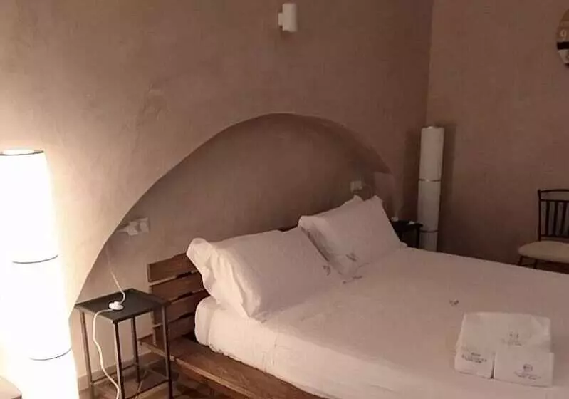 تختخواب و صبحانه Al Console Luxury Suite