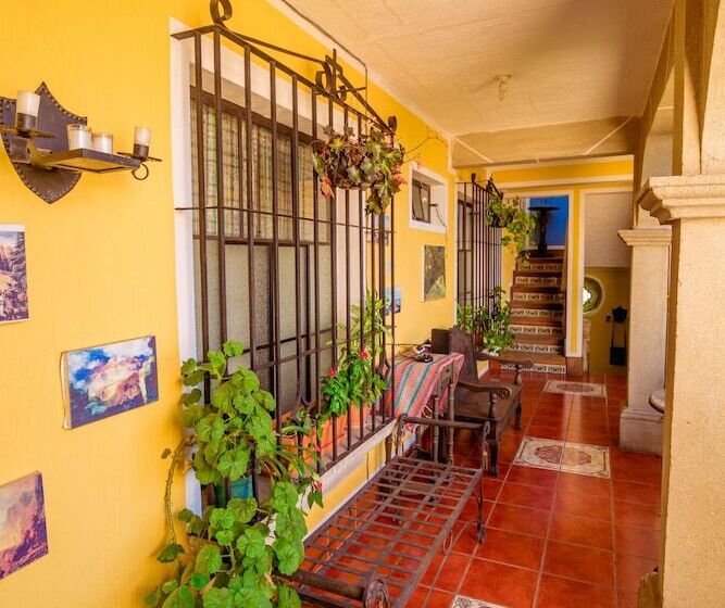 تختخواب و صبحانه Posada Maya