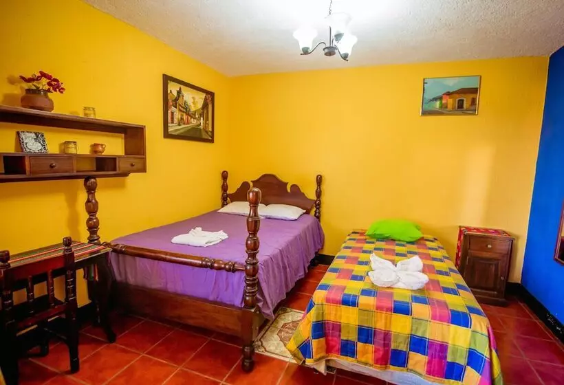 تختخواب و صبحانه Posada Maya