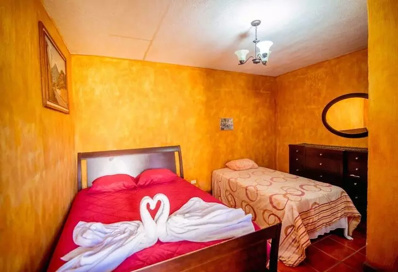 تختخواب و صبحانه Posada Maya