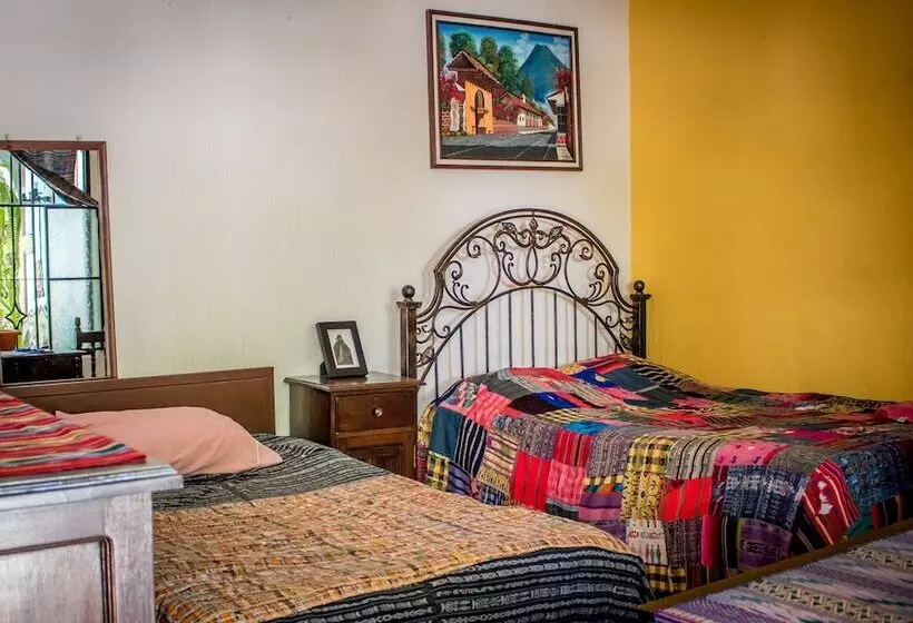 تختخواب و صبحانه Posada Maya