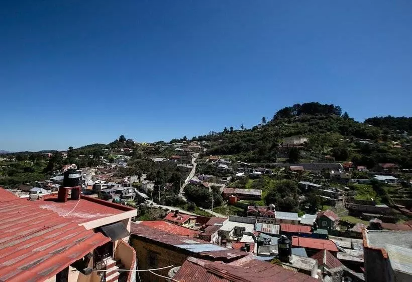Hostelli Real Cortés