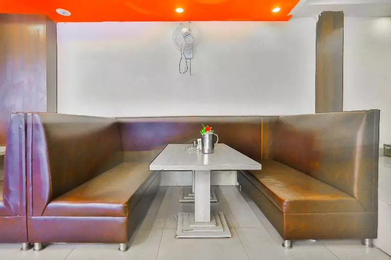 هتل Kripa By Oyo Rooms