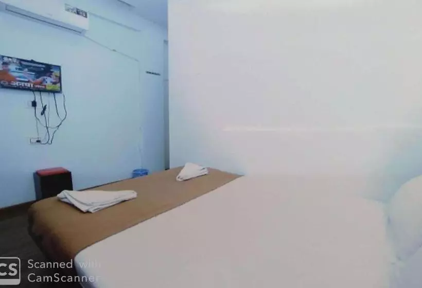 Hotelli Rajhuns Deluxe Lodging