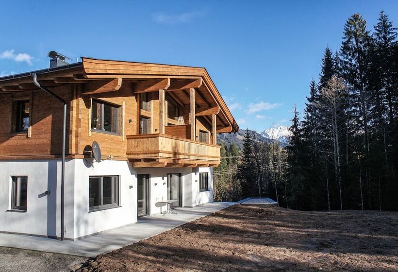 Отель Zeitfrei Chalet Apartments