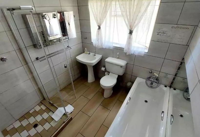 Majatalo Gemstone Guest House