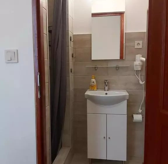 پانسیون Guest House Orczy Park