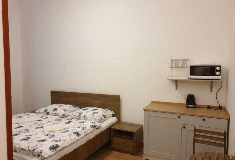 پانسیون Guest House Orczy Park