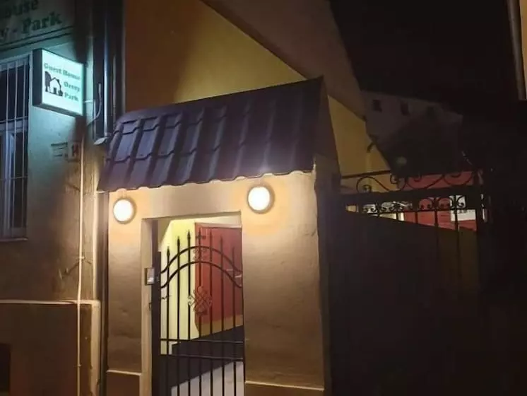 پانسیون Guest House Orczy Park