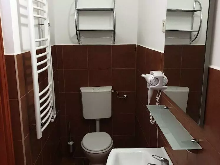 پانسیون Guest House Orczy Park