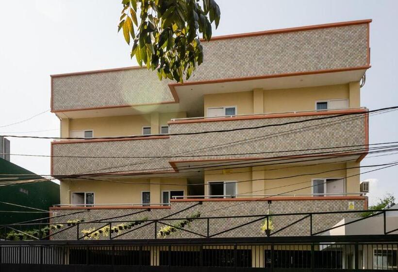 פנסיון Reddoorz Near Plaza Atrium Senen