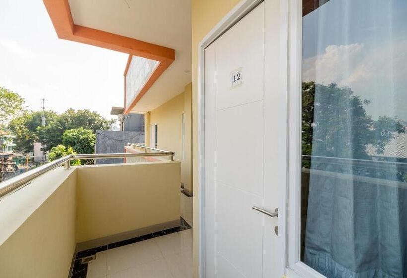 פנסיון Reddoorz Near Plaza Atrium Senen