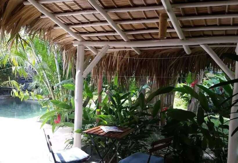 تختخواب و صبحانه Casa Picaflor