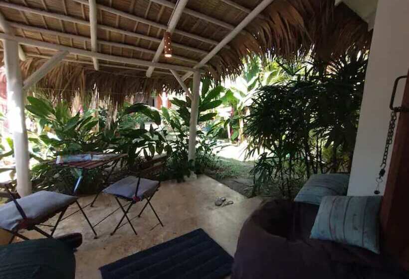 تختخواب و صبحانه Casa Picaflor