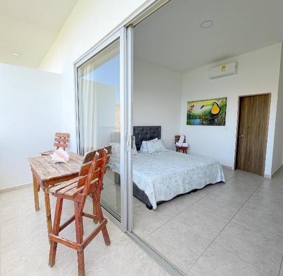 هاستل Tnt Mirador