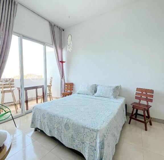 هاستل Tnt Mirador